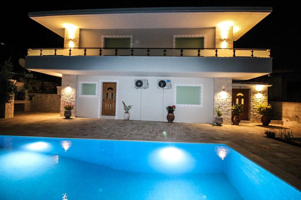 Aleandro Villa Ksamil